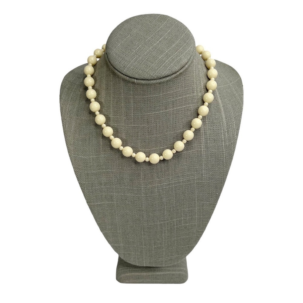 Vintage Ivory Plastic Beaded Barrel Clasp Collar Necklace